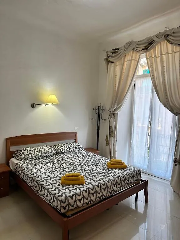 Apartment Alloggio In Centro Ben Servito Savona Italy
